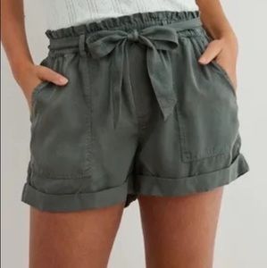Women’s Aerie Olive Green Camp Shorts size M